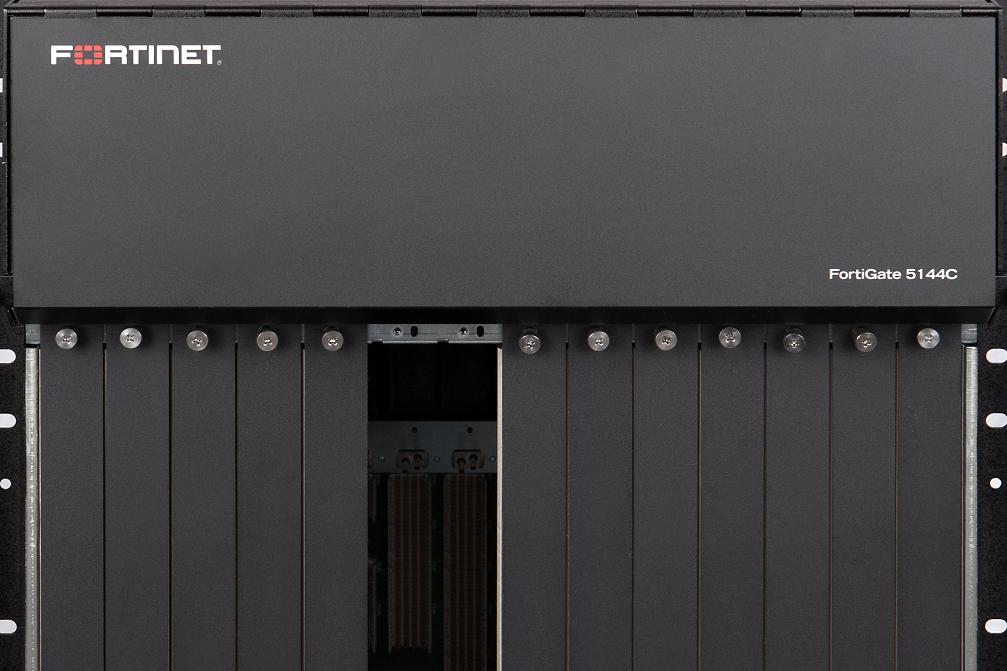 Fortinet wprowadza pierwszy na świecie firewall o przepustowości 1 Tb/s