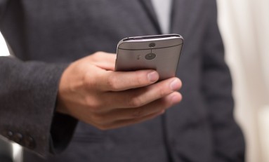 [IP]: Użytkownicy smartfonów wybierają SMS-y
