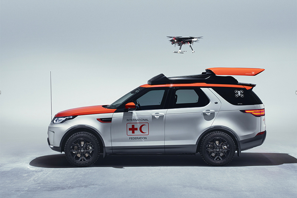 Land Rover Discovery Czerwonego Krzyża może wysyłac drony, by ratować życia