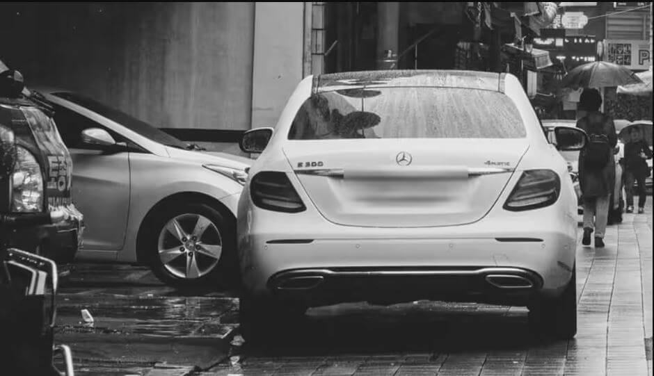 zamazywanie tablic rejestracyjnych