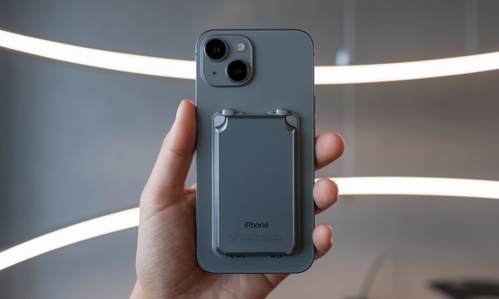 Enough Phone wraca do kompaktów - mniejszy ekran niż iPhone 13 mini i wymienna bateria